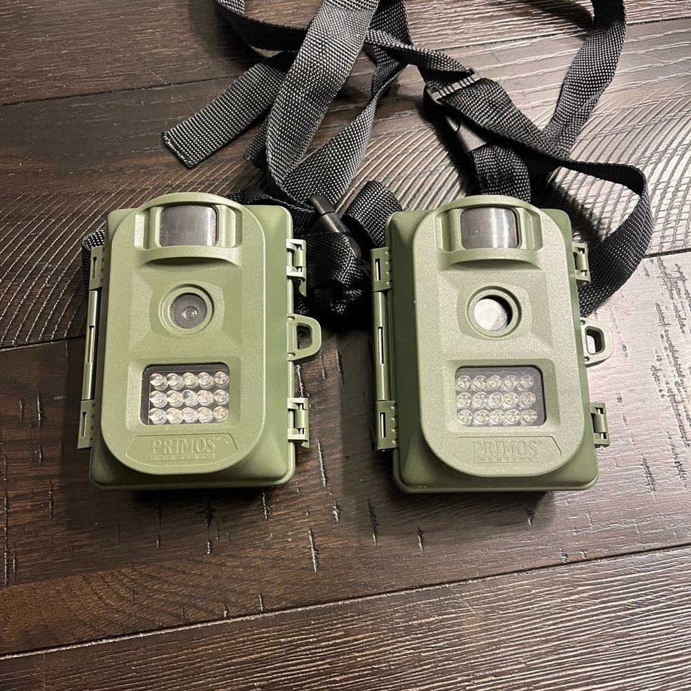 Two primos hunting bulletproof cameras
Model number  63162 WM